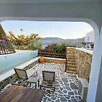 Spika With Seaview And Shared Pool וילה