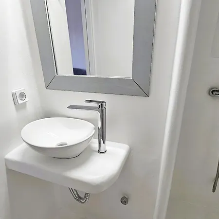 Villa Spika With Seaview And Shared Pool