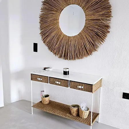 Spika With Seaview And Shared Pool